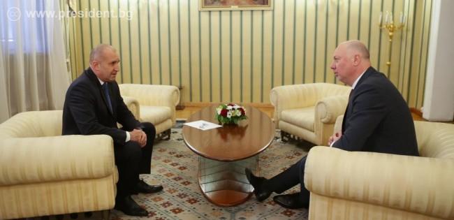 Радев се срещна с Росен Желязков, Борисов обаче не го дава за служебен премиер