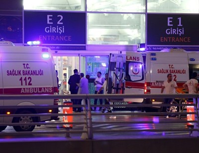 Няма пострадали българи при експлозиите на летище Ататюрк