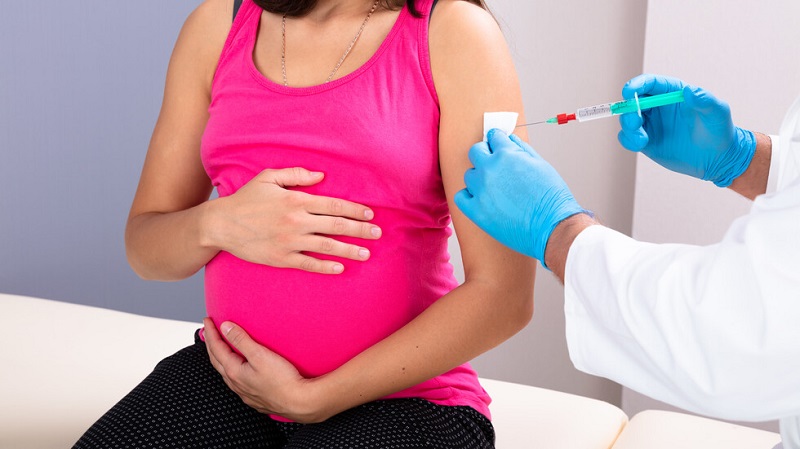 МС одобри допълнително 1 млн. лв. за безплатна ваксинация срещу коклюш на бременни