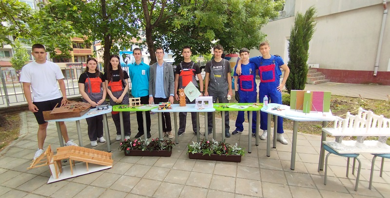 Вижте талантливите възпитаници на Строителната гимназия в Бургас