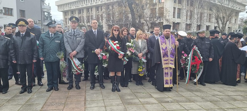 Мария Нейкова: Да помним, да предаваме, да творим добро със самочувствие и гордо българско самосъзнание