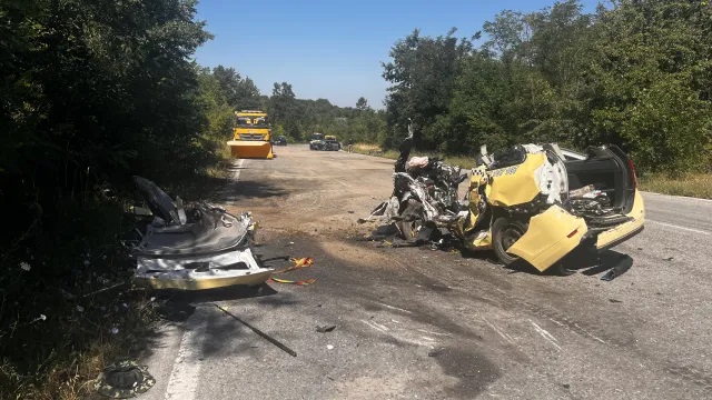 Катастрофа с жертви на пътя София – Варна: Единият шофьор е на 17 и без книжка