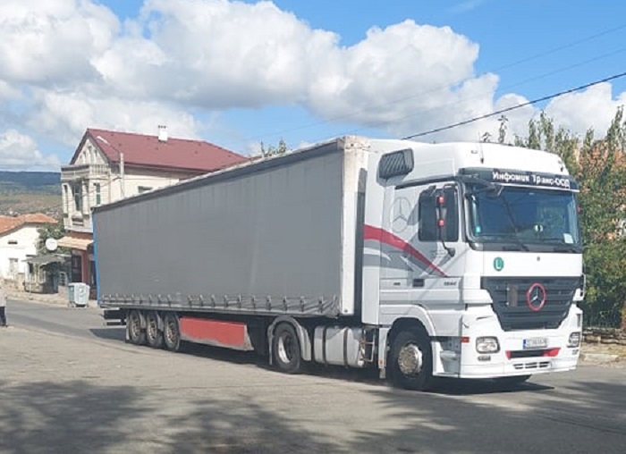 Полицейска акция в цялата страна, проверяват се камиони и автобуси