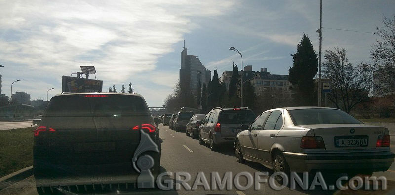 Утре следобед забраняват тировете по най-натоварените пътища