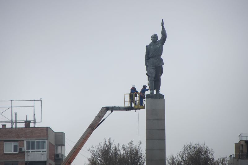 Започна ремонтът на паметника „Альоша“