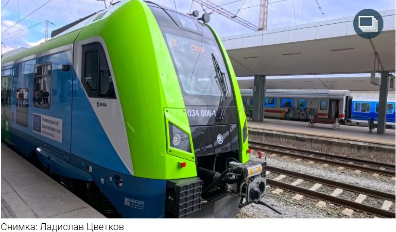 Представиха първия нов електрически влак от Чехия