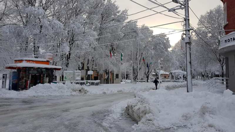 Вижте зимната приказка на 70 км от Бургас