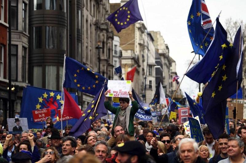 Многохиляден протест в Лондон с искане за оставане в ЕС