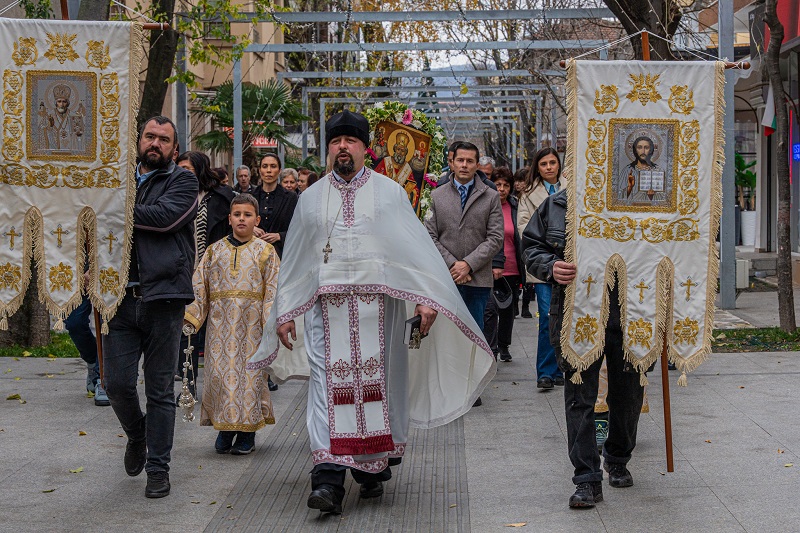 С богата програма Царево почете Св. Николай Чудотворец и отбеляза своя празник