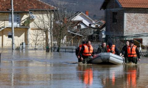 Градушки и гръмотевици в Сърбия