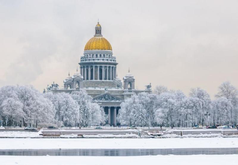 Рекордни снеговалежи предизвикаха хаос в Санкт Петербург