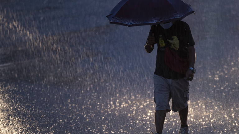 Червен код за опасно време в Гърция