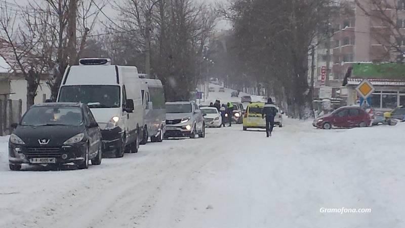 Две фирми ще отговарят за зимното поддържане в община Бургас