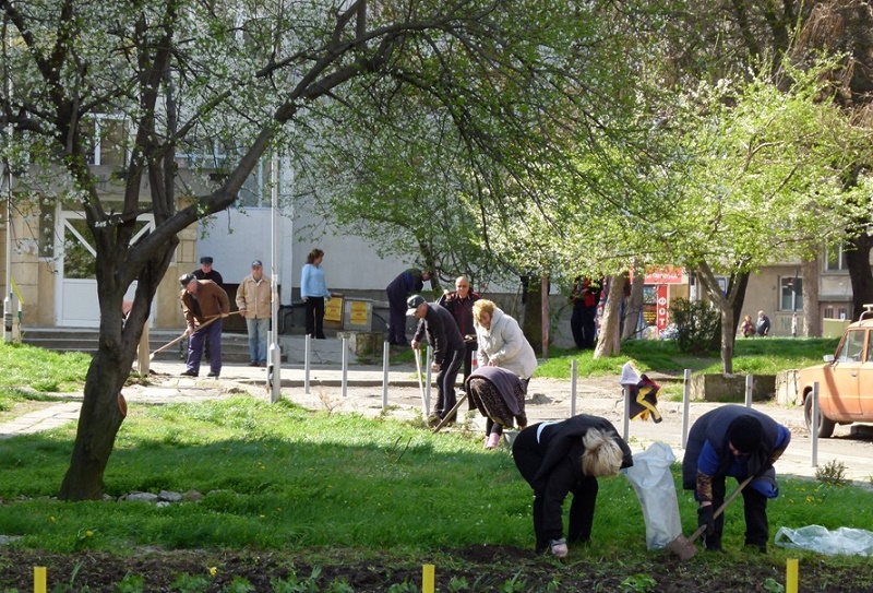 Пролетното почистване на Бургас започна