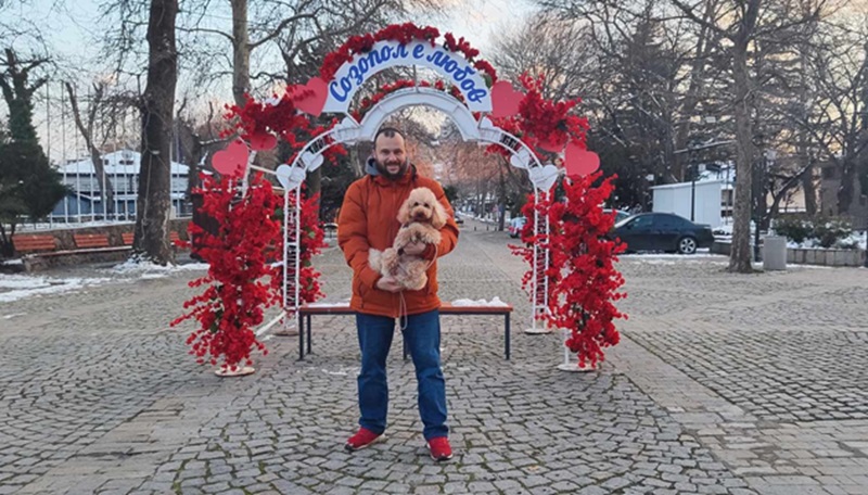 Созополчани полудяха по арката на любовта