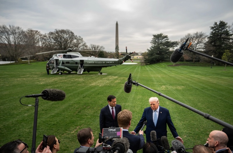 Тръмп заплаши да унищожи електроцентралите на Иран, ако не бъде отворен Ормузкият проток