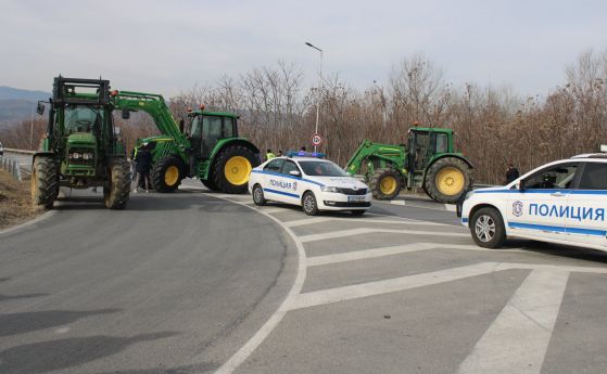 Животновъди блокираха Подбалканския път