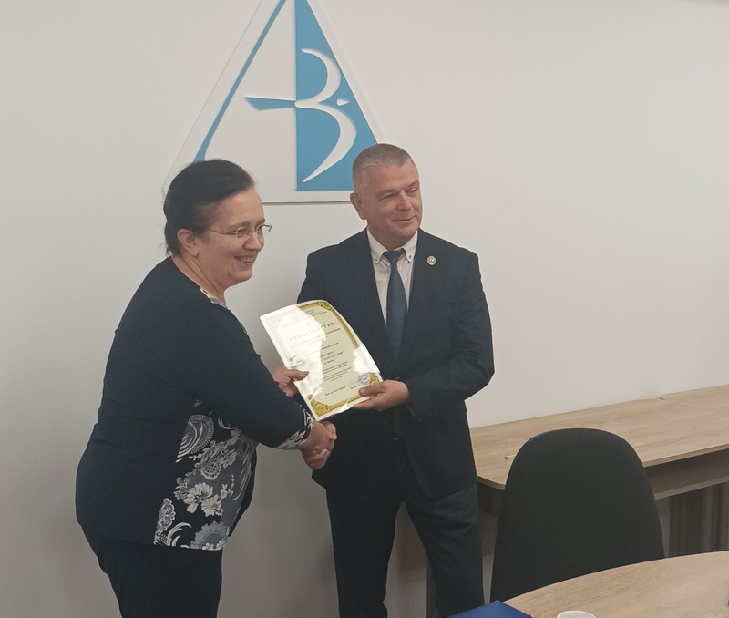 Председателят на НАОА лично донесе акредитацията на Университет „Проф. д-р Асен Златаров“