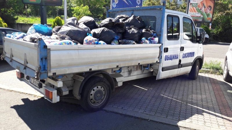 Созопол дари 500 кг пластмасови капачки в помощ на бебета