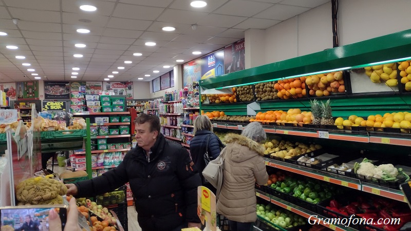 Проверки за спекула в бургаските магазини, търговци признават: Поскъпват основно българските стоки 