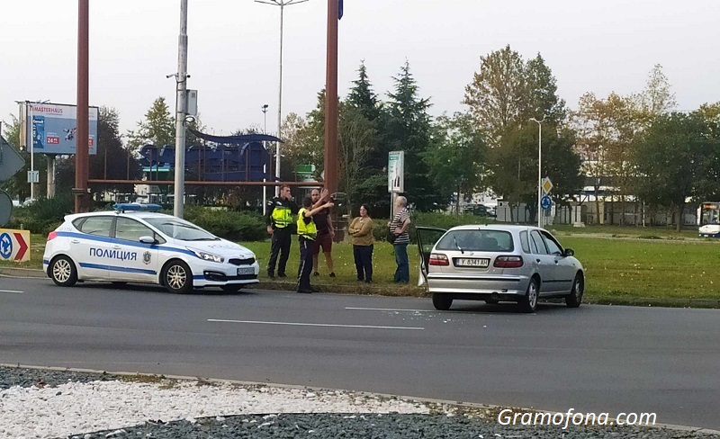 Катастрофа на кръговото на ВХТИ, движението е затруднено