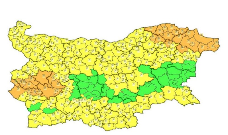 Времето рязко се разваля утре, жълт и оранжев код за силен вятър ще има в почти цялата страна