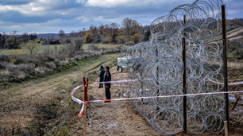 Мъртъв мигрант на границата с Турция