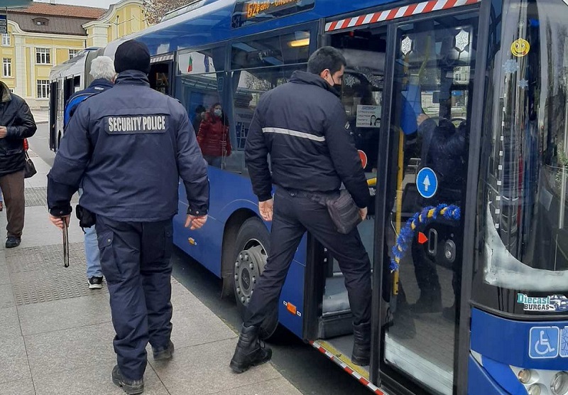 Започнаха масови проверки в Бургас за спазване на противоепидемичните мерки