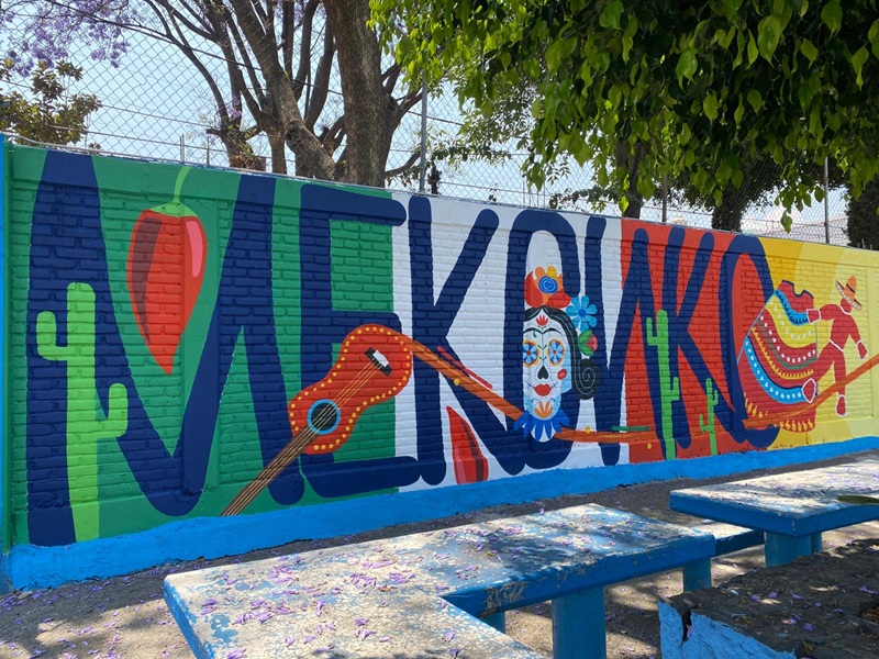 Бургаски художници реализираха стенопис в Мексико Сити