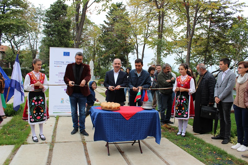 Откриха обновения крайбрежен парк на Царево