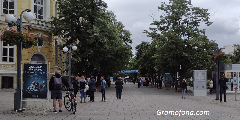 Бургас притихна в памет на Ботев