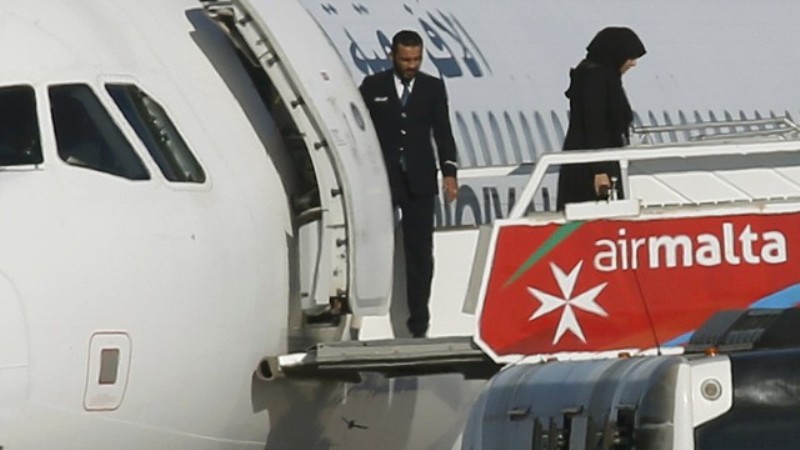 Пътниците и екипажа на самолета са освободени, похитителите с искания