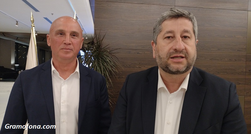 Христо Иванов в Бургас: Вървим през предизборната кампания с нарастващото усещане, че следва победа (видео)