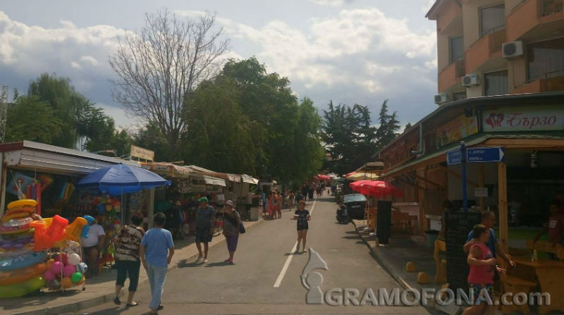 В Черноморец тичат след клиентите, за да им дадат касова бележка