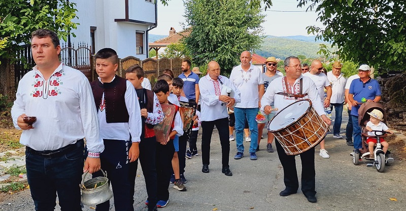 Вижте емоцията от Илинден в село Стоилово