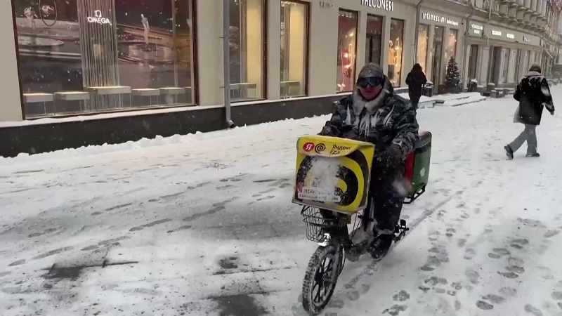 Мощна буря предизвика транспортен хаос в Москва