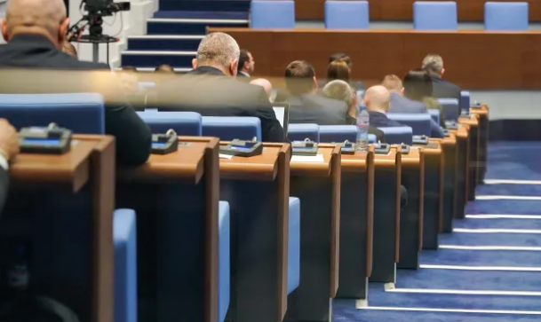 Парламентът ще заседава извънредно на 10 март