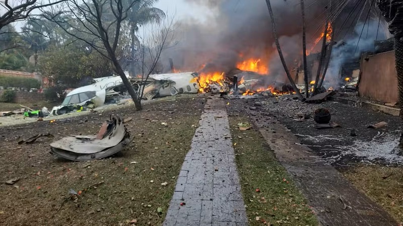 Пътнически самолет се е разбил в Бразилия