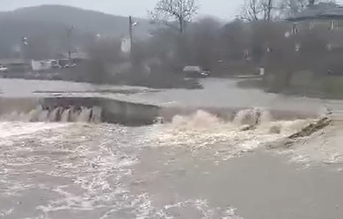 Река Дяволска заля моста в Ясна поляна 