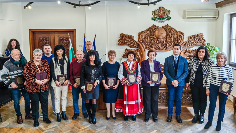 Царево също празнува, прие 11 нови почетни граждани