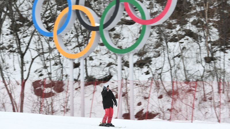 Ураганни ветрове отложиха спускането при мъжете в Пьонгчан