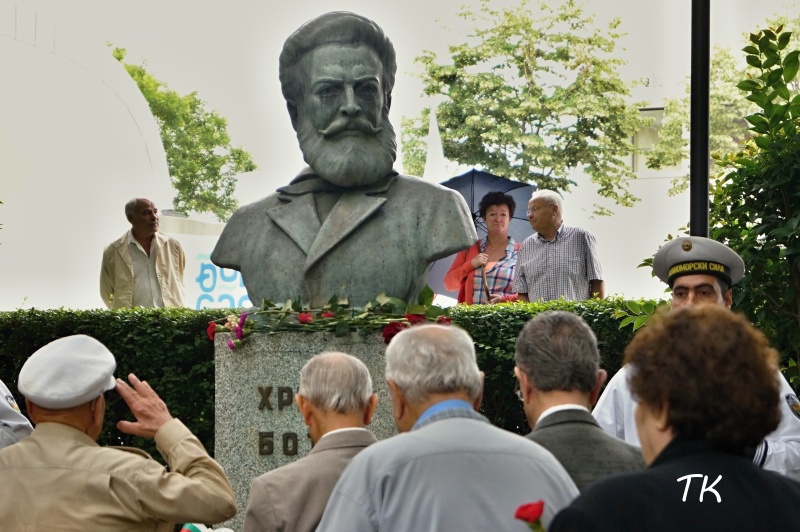 Прекланяме се пред подвига на Ботев и загиналите за свободата на България