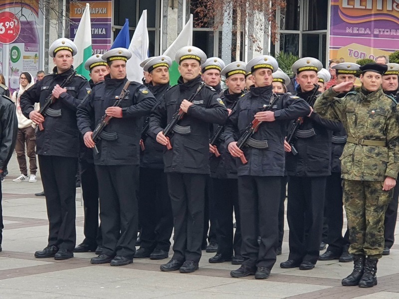 Бургас ще чества националния празник с авто-мото поход, молебен за благоденствие, Третомартенско хорище и фестивал на документалното кино