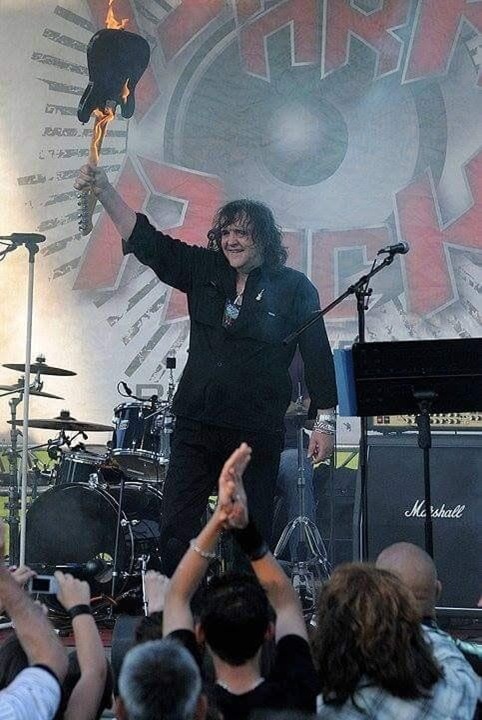 Почина китаристът Личо Стоунса