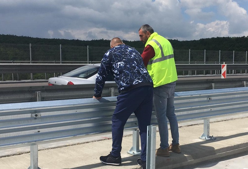 Борисов инспектира виадукт на магистрала „Тракия“ на път за Бургас