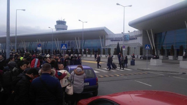 Бомбени заплахи на Летище София 