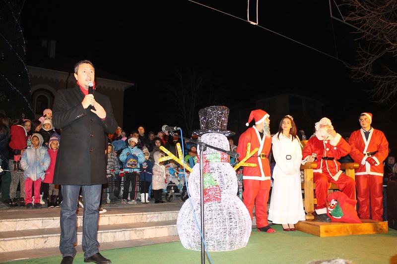 В Царево грейна коледната украса 