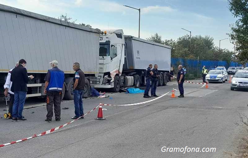 Двама загинали и един ранен при тежка катастрофа в Бургас