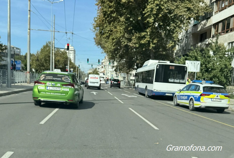 Два инцидента с автобуси на Бургасбус за по-малко от час