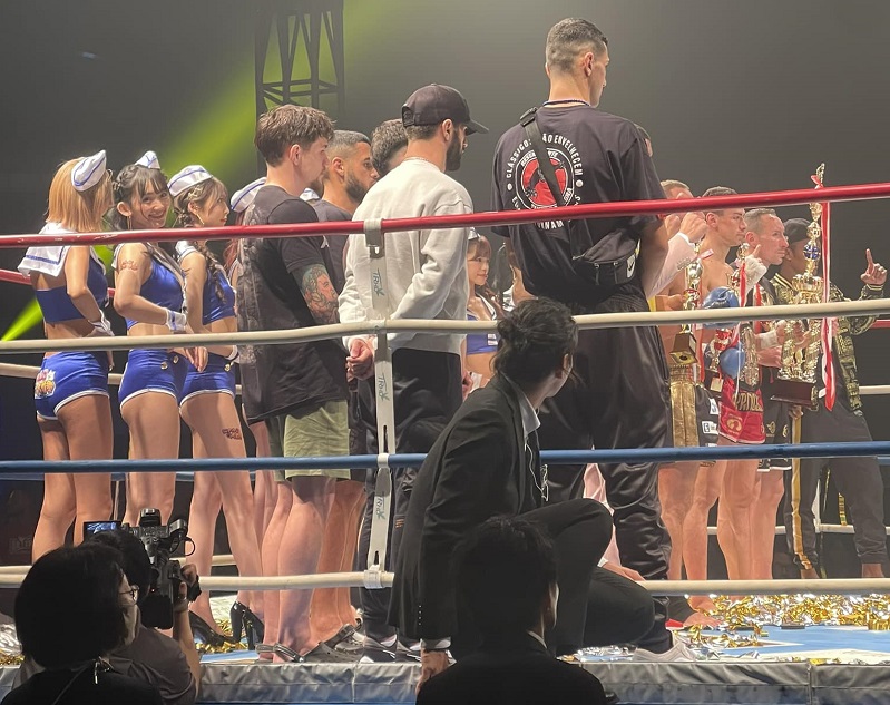 Бургазлията Стоян Копривленски е новият шампион на K-1 World Max 